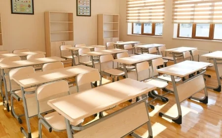 208 nömrəli məktəbin qarşısında biyabırçılıq.. Valideynlər nədən narazıdır?