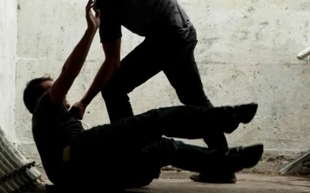 Tanınmış vəkilin iştirakı ilə dava – Hadisə anı kameraya düşdü