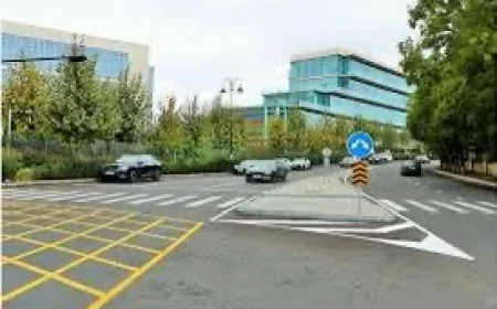 Nərimanovda küçədə səkilər bərbad gündədir - Küçəni bu vəziyyətə MTK salıb