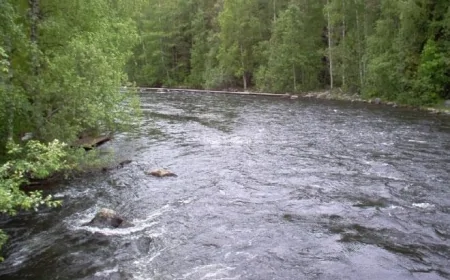 Qusarçay məcrasını dəyişib, evlər təhlükə altında qalıb