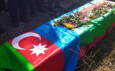 Şəhid məzarları üzərindəki şəxsi əşyaları oğurlayan yeniyetmələr saxlanıldı