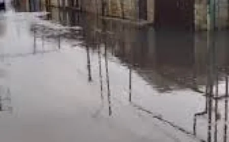 Yağışdan sonra Hövsan küçələri keçilməz hala düşdü