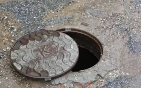 2 yaşlı uşaq kanalizasiya quyusuna düşüb öldü