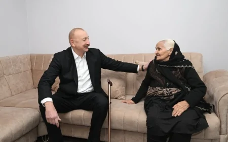 İlham Əliyev Xankəndi şəhərində sakinlərin qonağı oldu