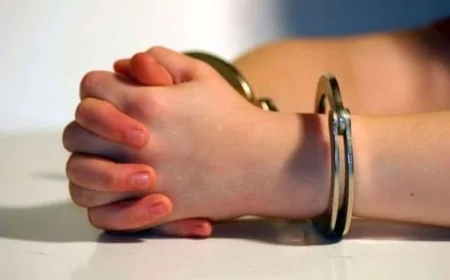 33 yaşlı kişiyə şüşə ilə ağır xəsarət yetirildi