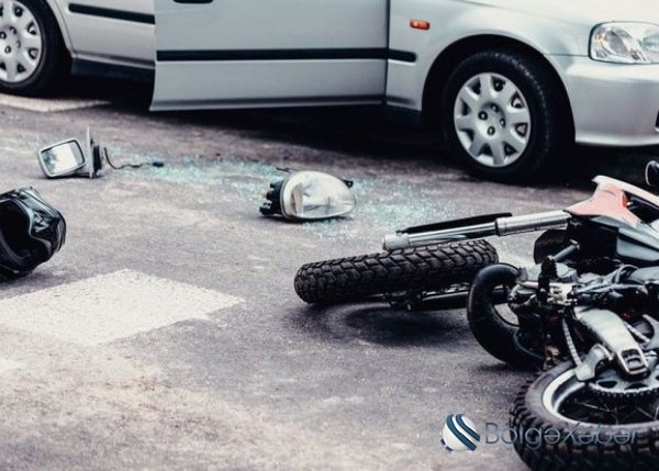 Minik maşını ilə motosiklet toqquşdu: 17 yaşlı gənc öldü
